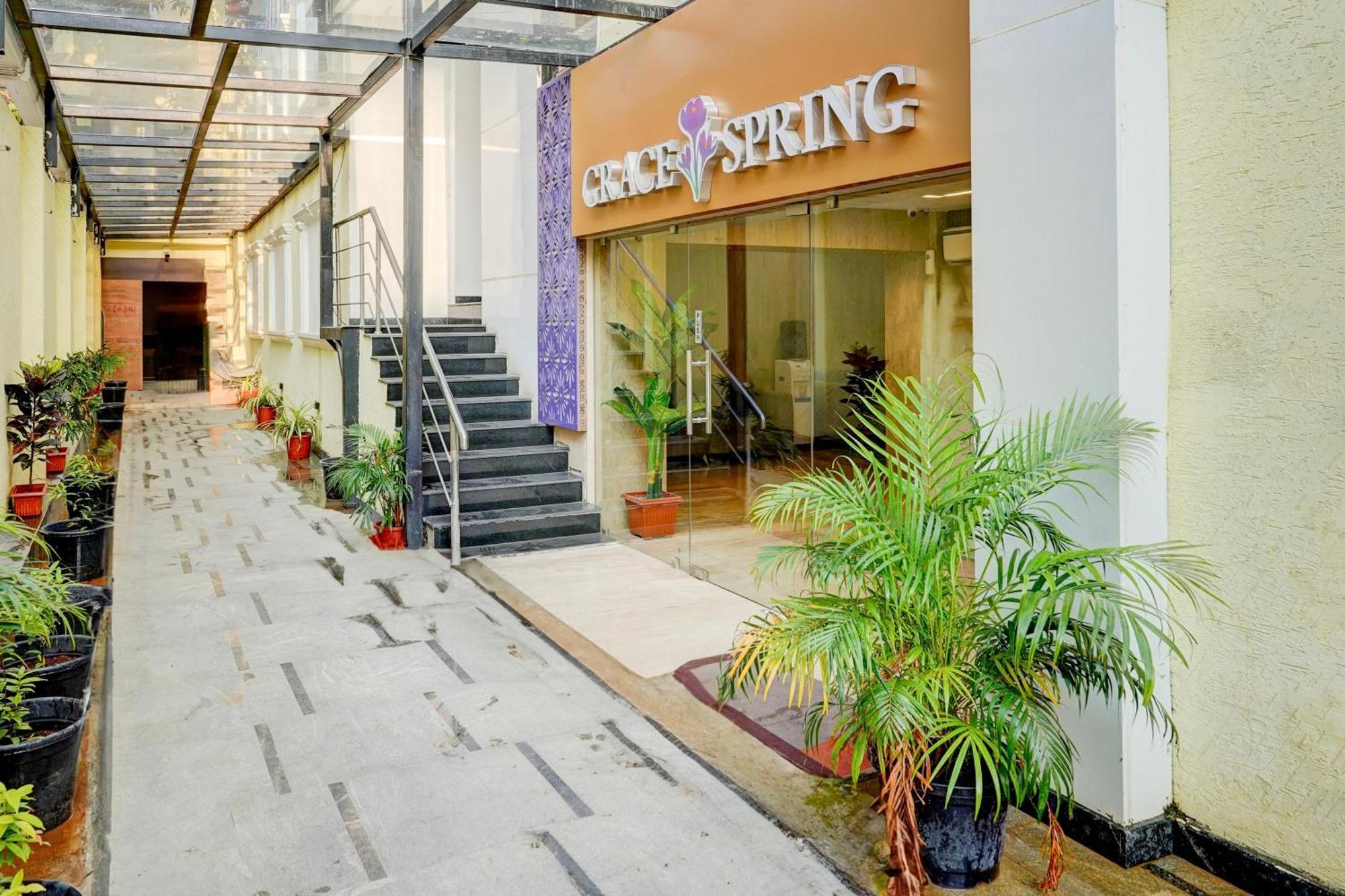 Townhouse Oriental Inn Csennai Kültér fotó